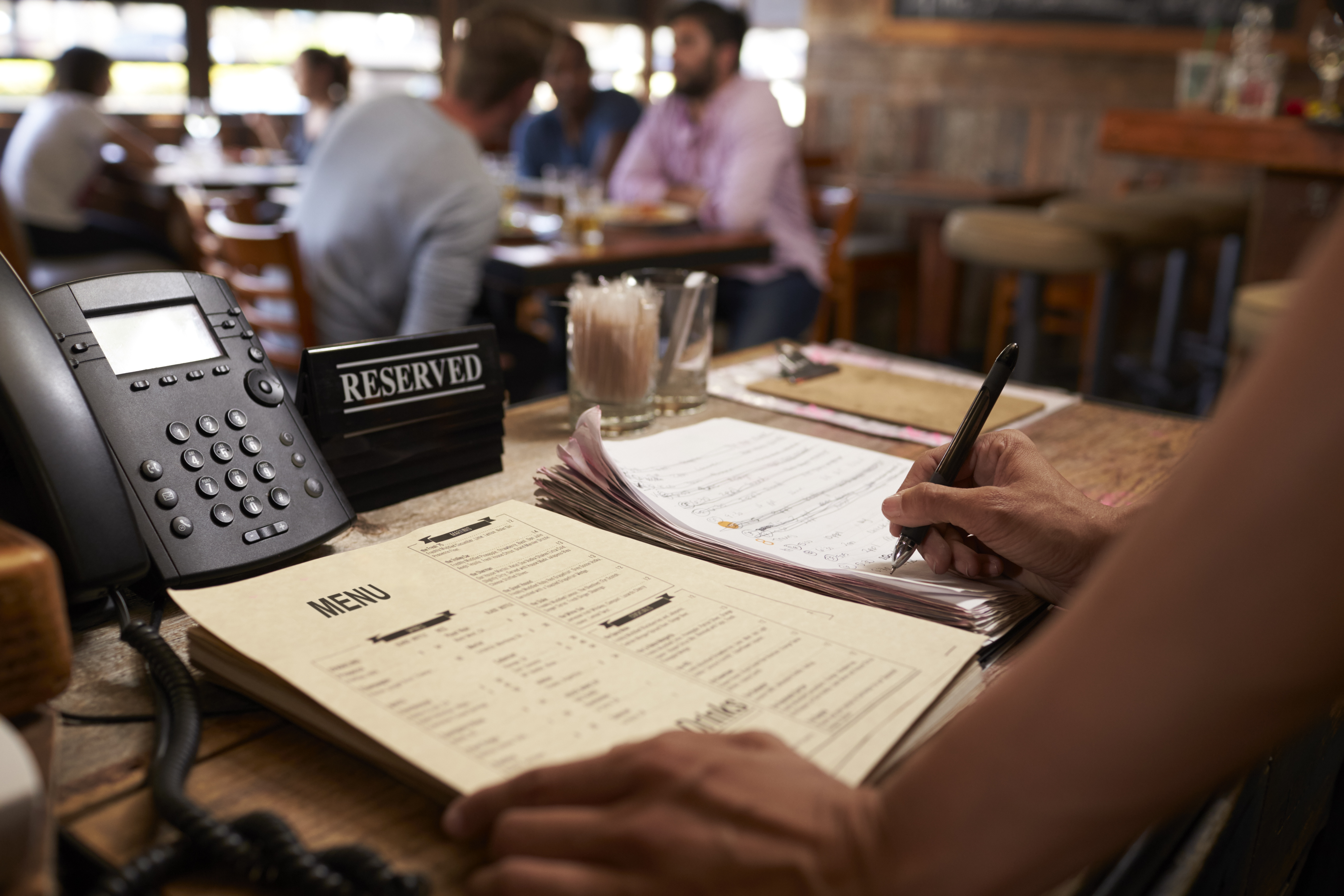 Tecnología en Reservaciones: Mejora la Gestión en tu Restaurante